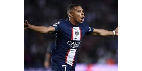 Paris Saint-Germain rekrutiert in zehn Tagen fünf herausragende Spieler